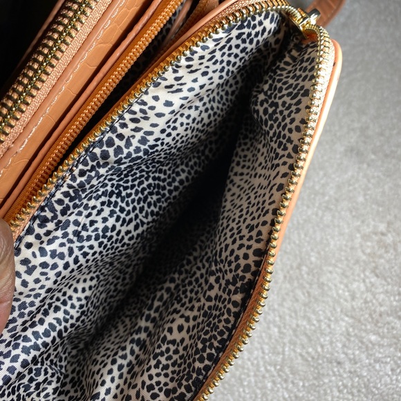 KAYLA+AVA VEGAN CROSS BODY PURSE - Picture 3 of 7